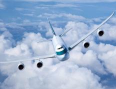 世俱杯参赛资格-新王当立，当雷霆撕裂马刺的黄昏，班凯罗在巴黎的晨光中加冕