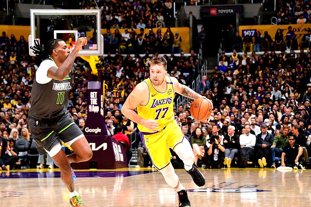 世俱杯赛程-爵士客场击败火箭，戈贝尔砍下20+20的简单介绍