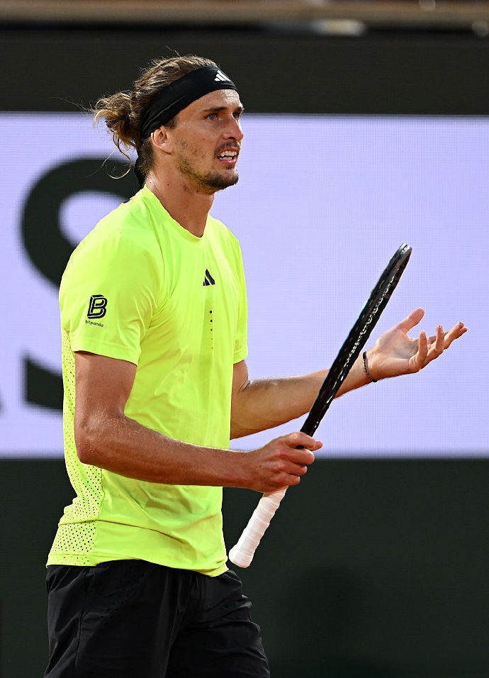 世俱杯决赛-戴维斯杯逆转温网,兹维列夫状态火热